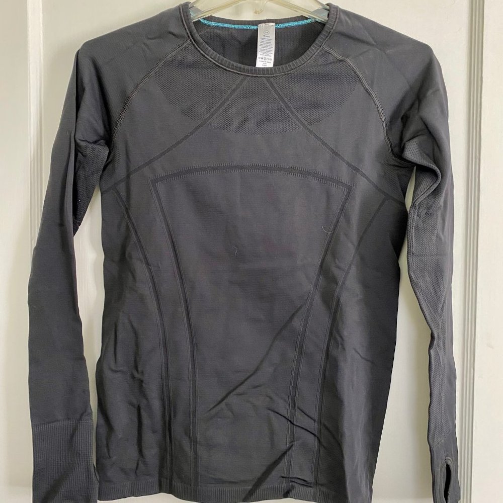 Iviva Girls longsleeve top with thumbholes size 14 black